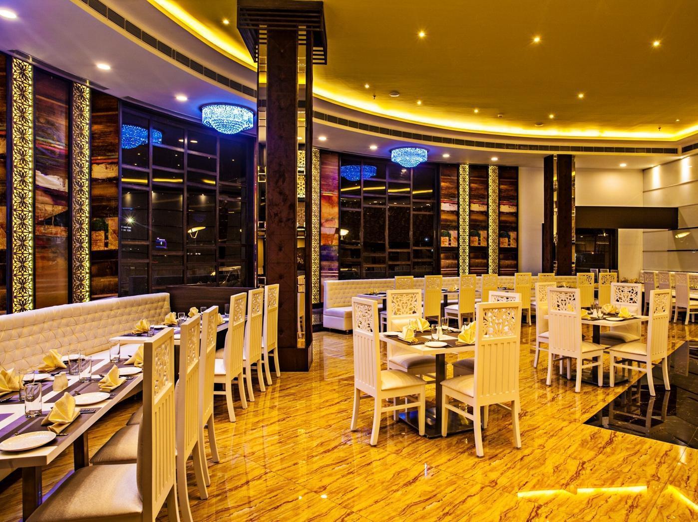 Golden Chariot Vasai Hotel Bagian luar foto