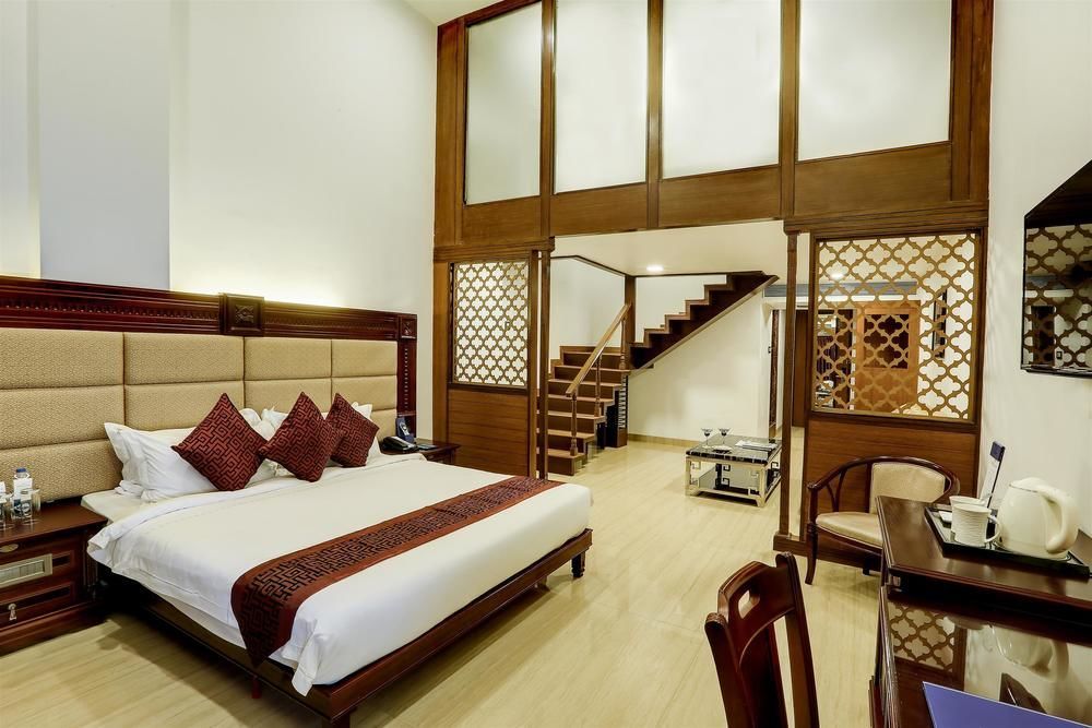 Golden Chariot Vasai Hotel Bagian luar foto