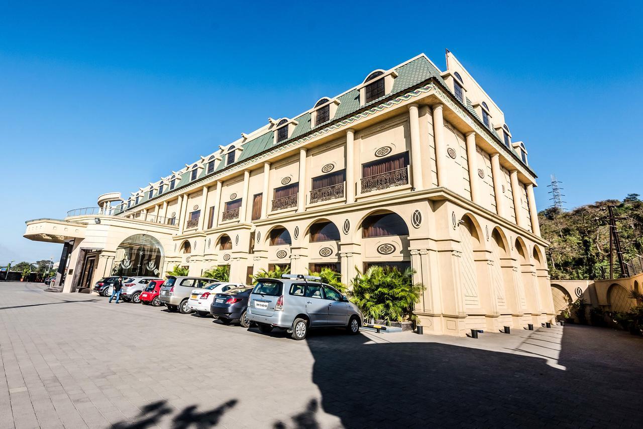 Golden Chariot Vasai Hotel Bagian luar foto