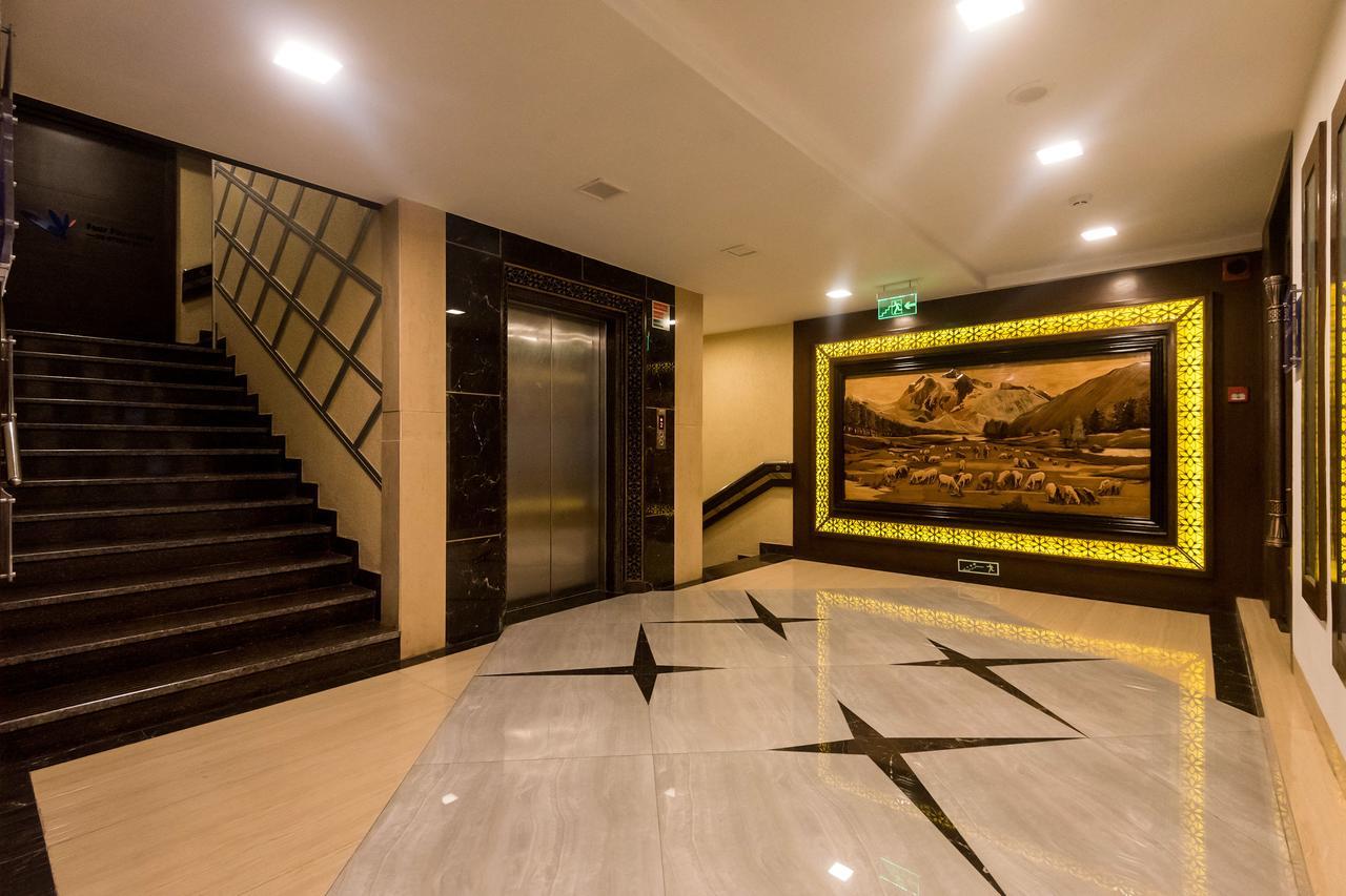 Golden Chariot Vasai Hotel Bagian luar foto