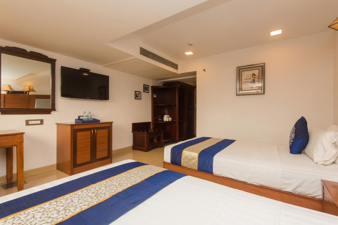 Golden Chariot Vasai Hotel Bagian luar foto