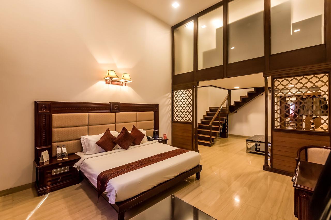 Golden Chariot Vasai Hotel Bagian luar foto