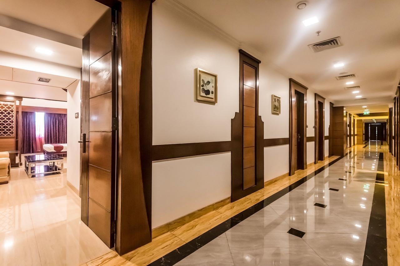 Golden Chariot Vasai Hotel Bagian luar foto