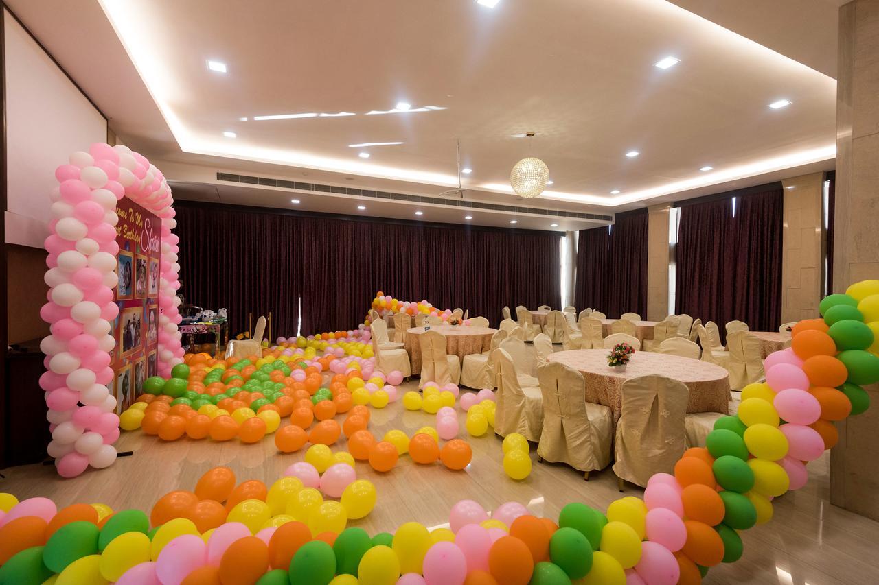 Golden Chariot Vasai Hotel Bagian luar foto