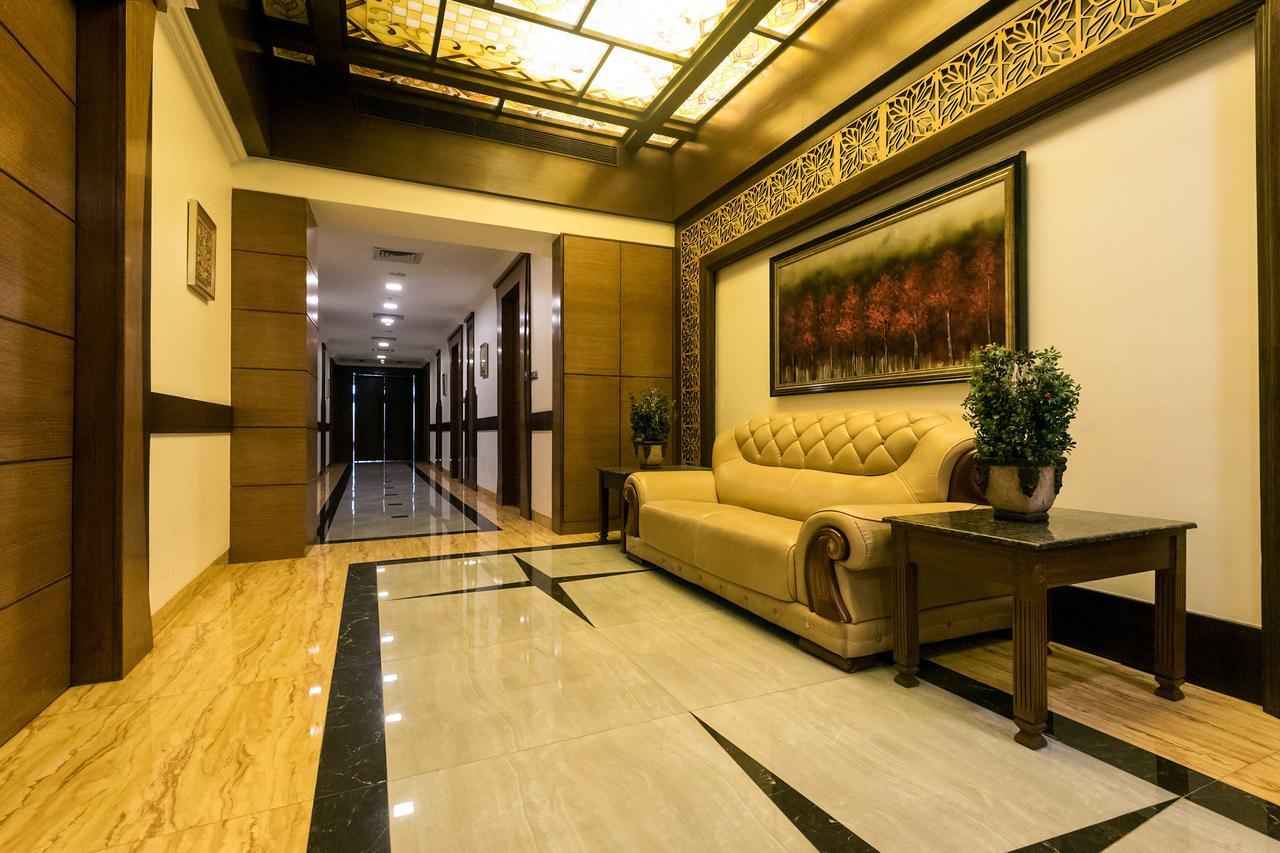 Golden Chariot Vasai Hotel Bagian luar foto