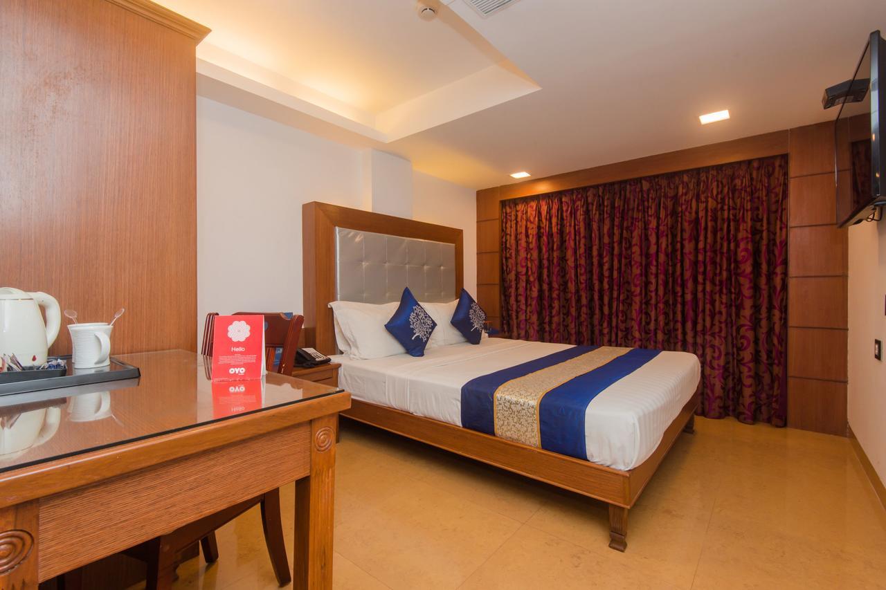 Golden Chariot Vasai Hotel Bagian luar foto
