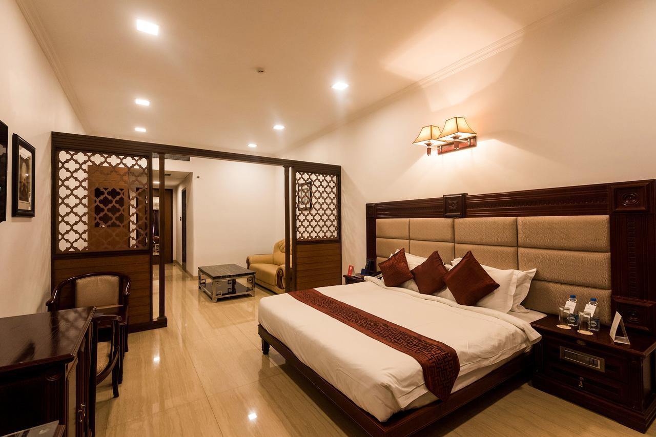 Golden Chariot Vasai Hotel Bagian luar foto