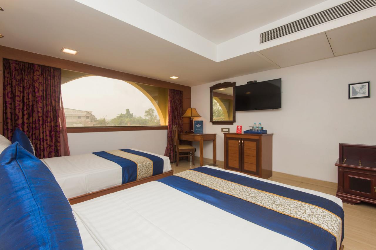 Golden Chariot Vasai Hotel Bagian luar foto