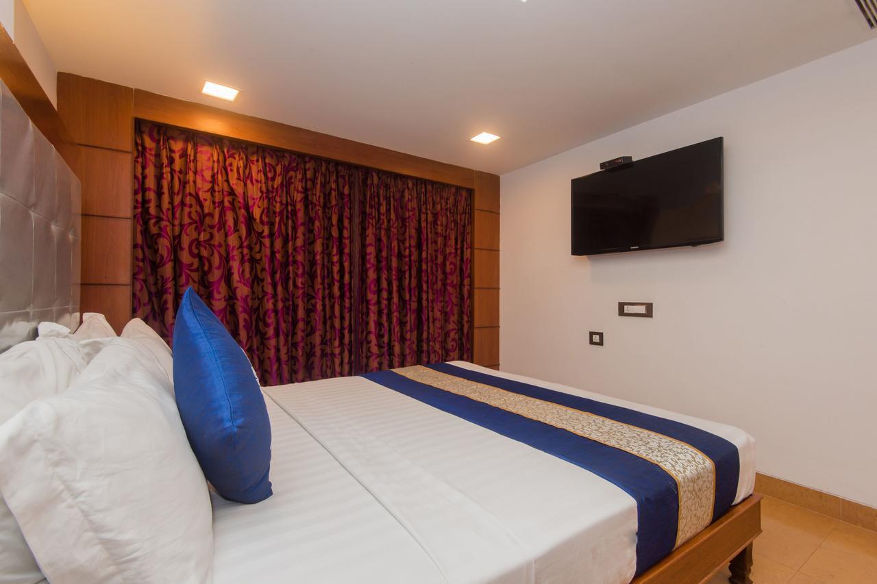 Golden Chariot Vasai Hotel Bagian luar foto