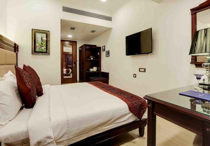 Golden Chariot Vasai Hotel Bagian luar foto