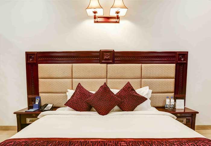 Golden Chariot Vasai Hotel Bagian luar foto