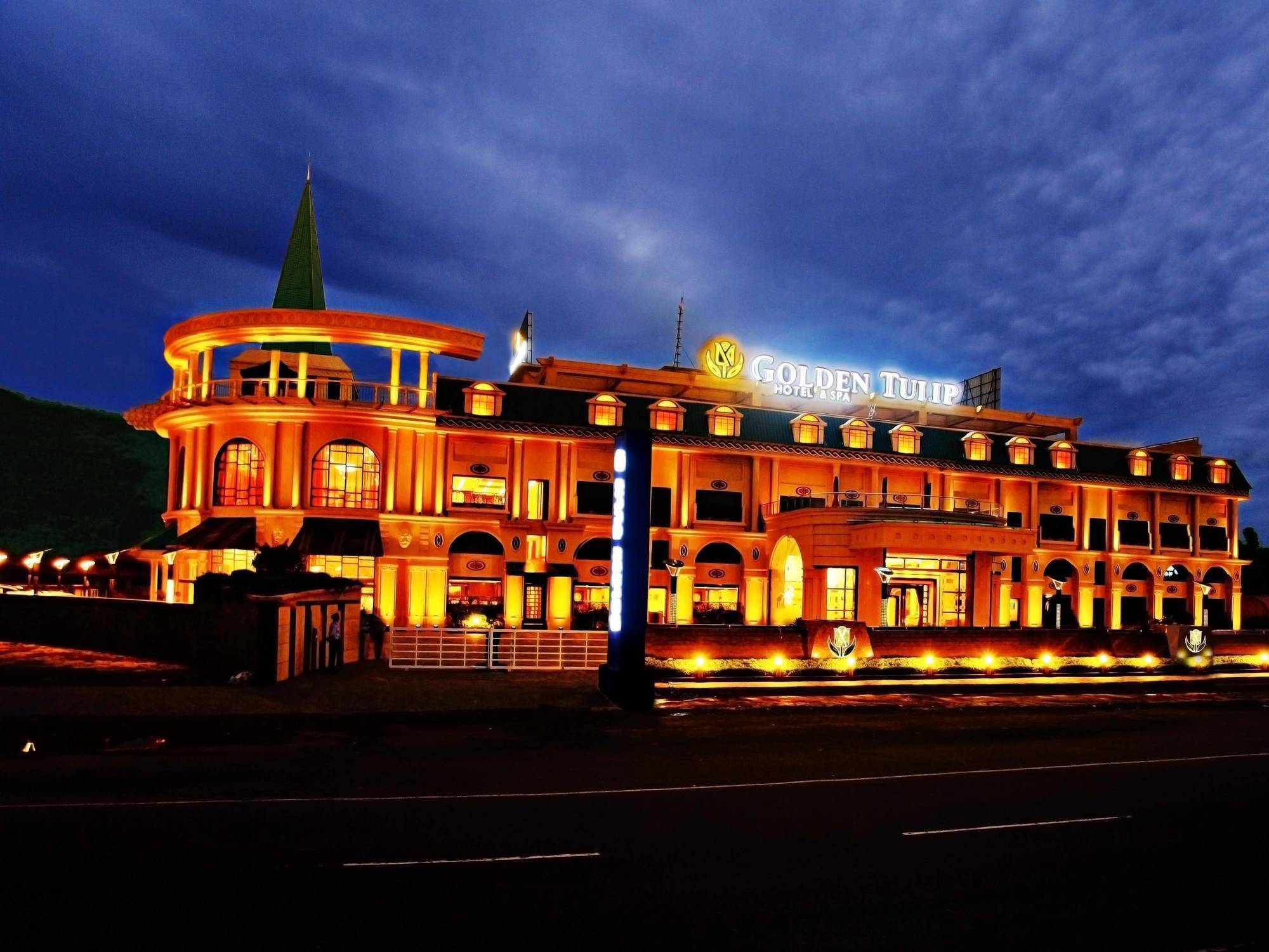 Golden Chariot Vasai Hotel Bagian luar foto