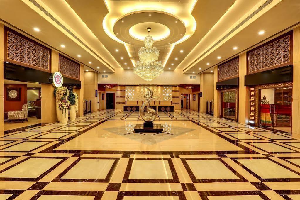 Golden Chariot Vasai Hotel Bagian luar foto