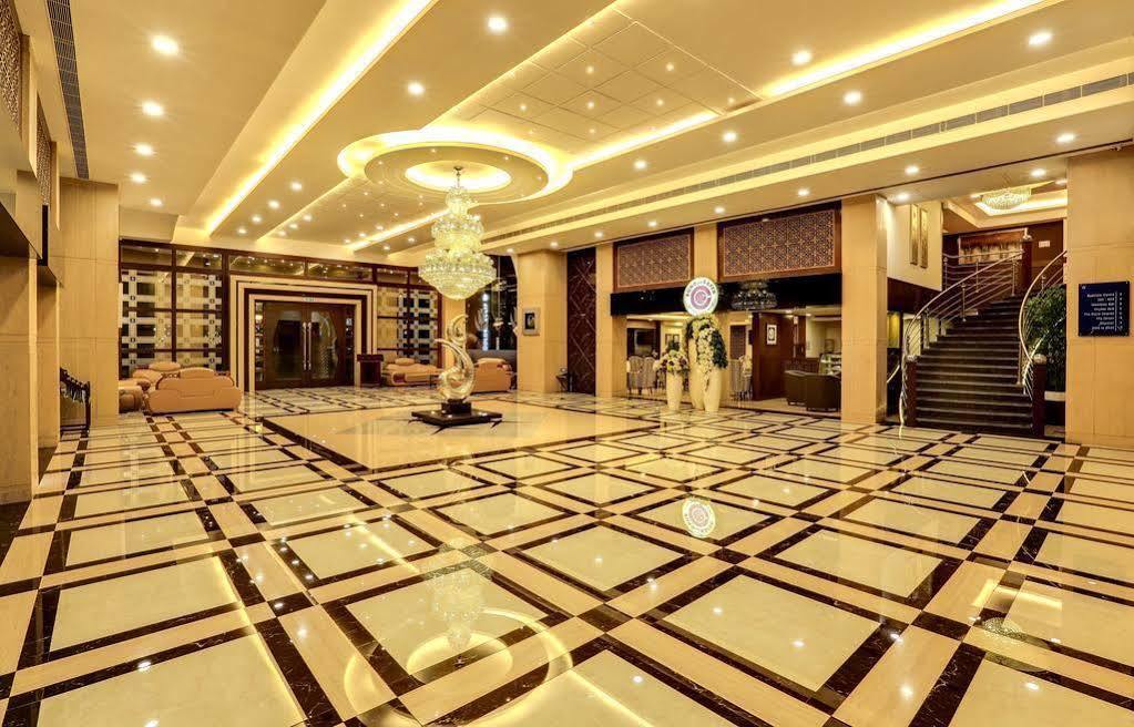 Golden Chariot Vasai Hotel Bagian luar foto