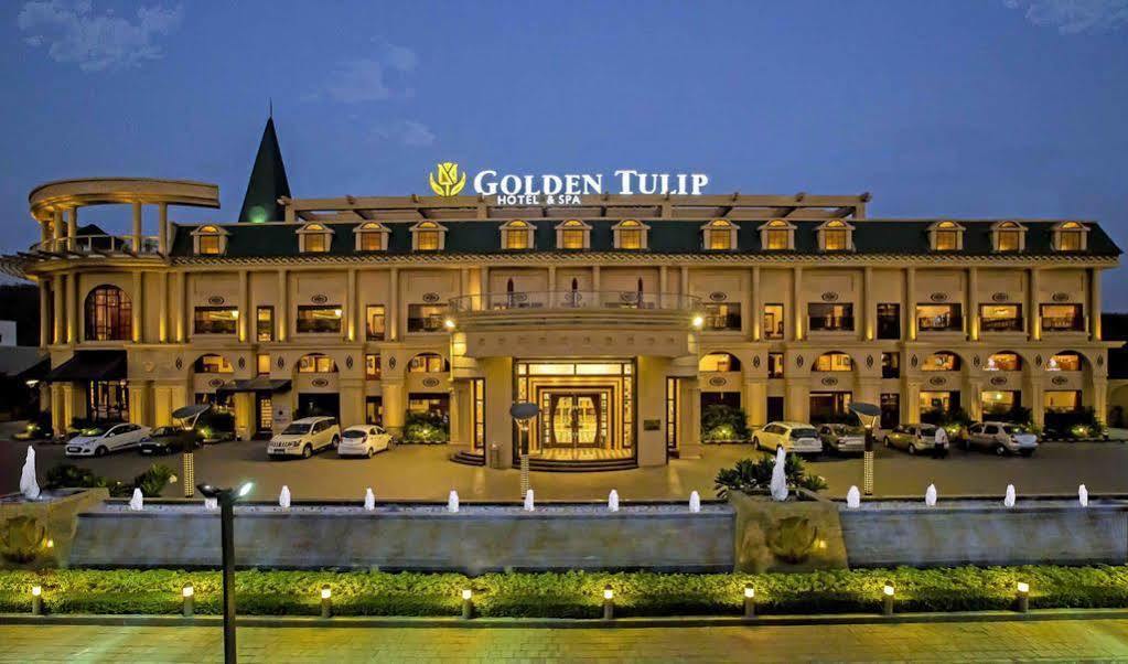 Golden Chariot Vasai Hotel Bagian luar foto