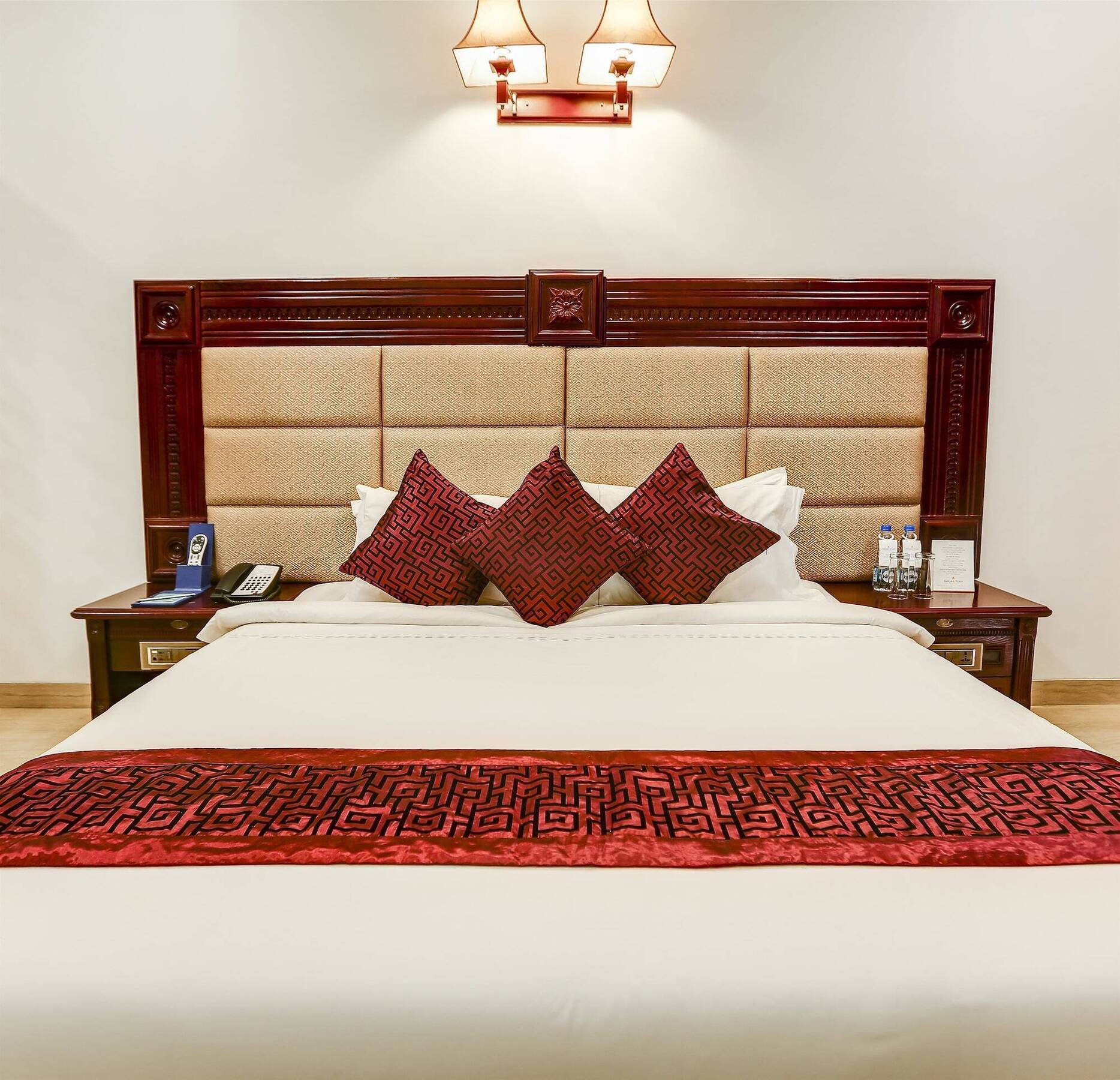 Golden Chariot Vasai Hotel Bagian luar foto